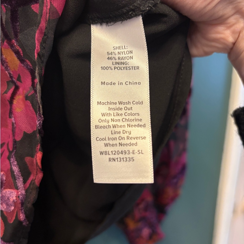 EVEREVE Floral Velvet Burnout Smocked Sheer Feminine Flowy Office Blouse size M - Picture 6 of 7